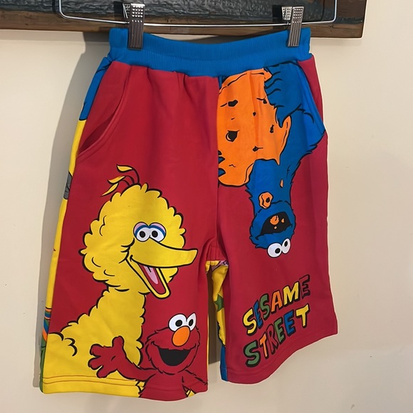 Universal Studios Japan Sesame Street Jogger Shorts - Picture 7 of 13